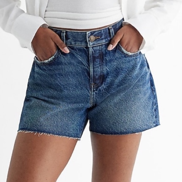 Express Mid Rise Raw Hem Midi Short - Picture 2 of 6